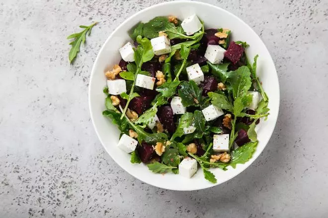 Así es como tienes que aliñar tus ensaladas para que no pierdan sabor