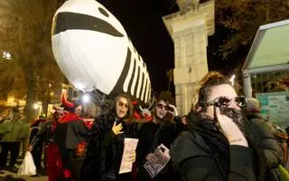 El Entierro de la Sardina pone el broche final al Carnaval de Alicante