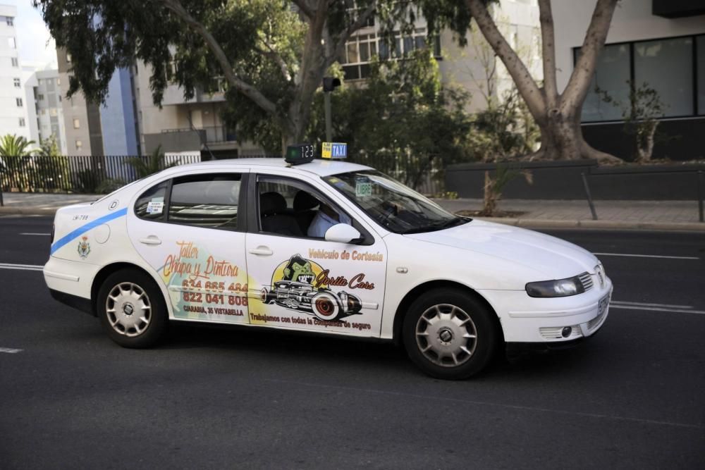 Fotos de las actividades que paran hoy en Santa Cruz de Tenerife coronavirus , Miramar , Taxis  | 30/03/2020 | Fotógrafo: Delia Padrón