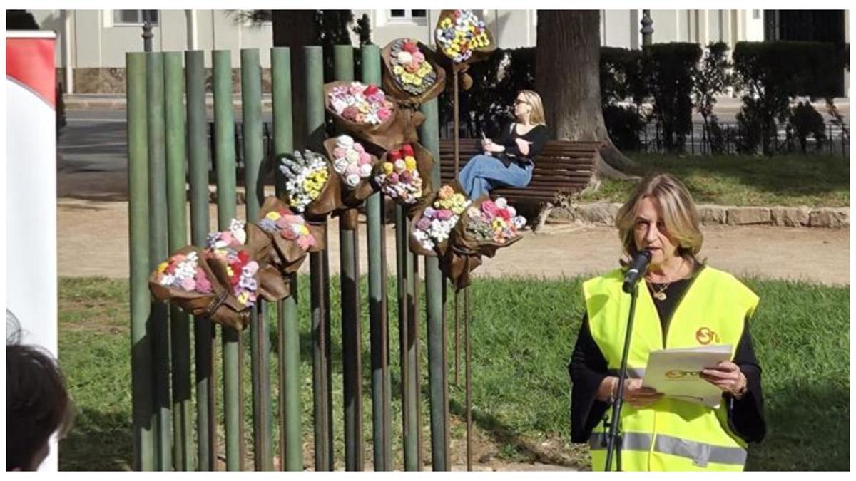 El Monumento a las víctimas durante la lectura del manifiesto