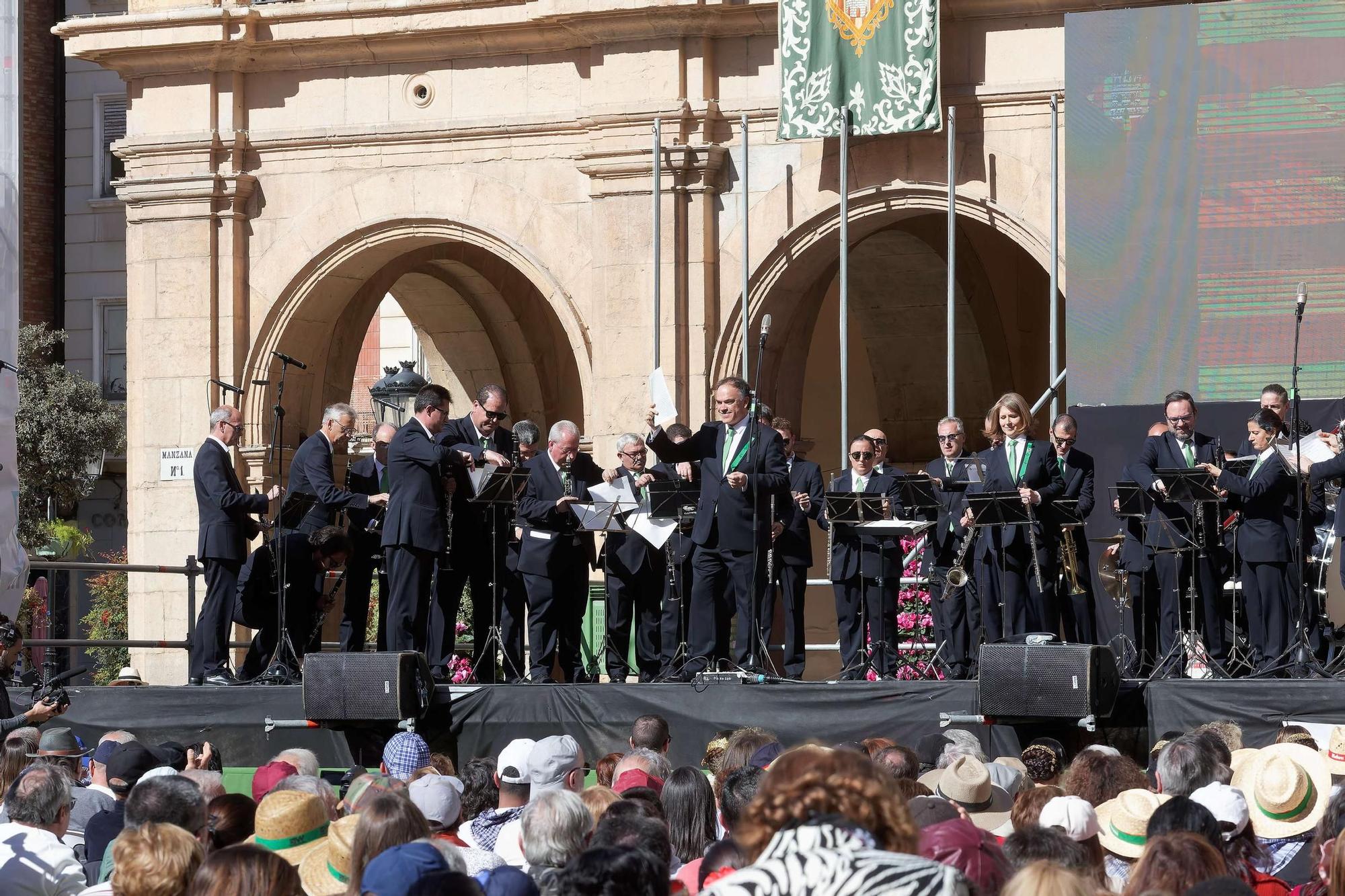 Las mejores imágenes de la clausura del XXXIV Festival Internacional de Música de Festa en la plaza Mayor