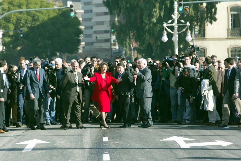 Inauguración del Puente de las Flores de Valencia, en el año 2002.