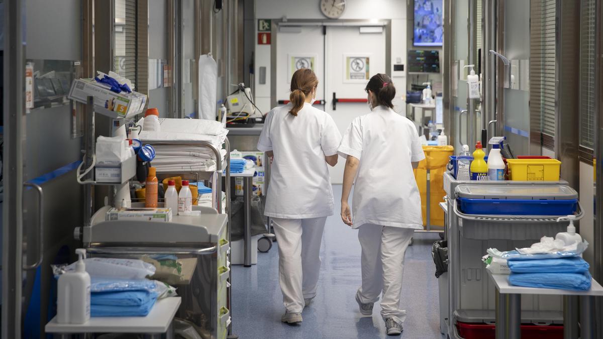 Dos enfermeras del hospital Clínic de Barcelona, 22 de julio de 2022