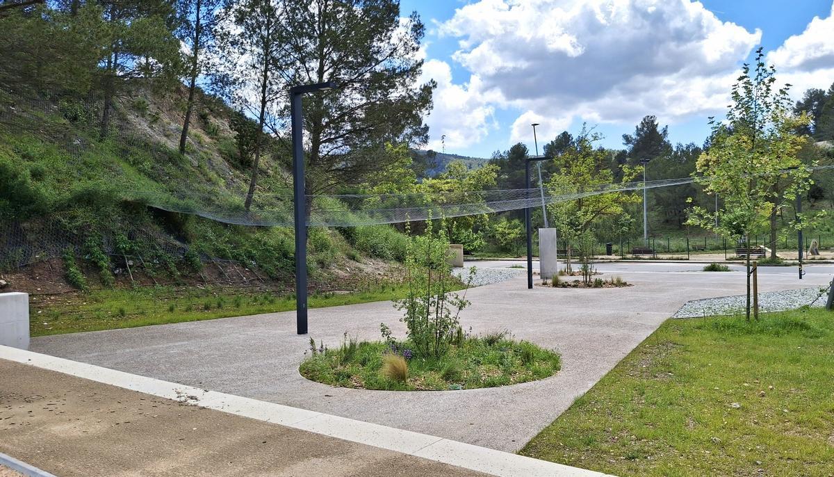 Una antigua cantera de yeso en Corbera de Llobregat se transforma en un parque metropolitano.