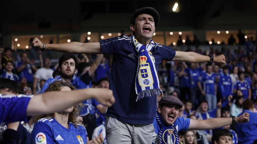 EN IMÁGENES: Ambientazo y partidazo en la vuelta del play off entre Oviedo y Almería en el Carlos Tartiere