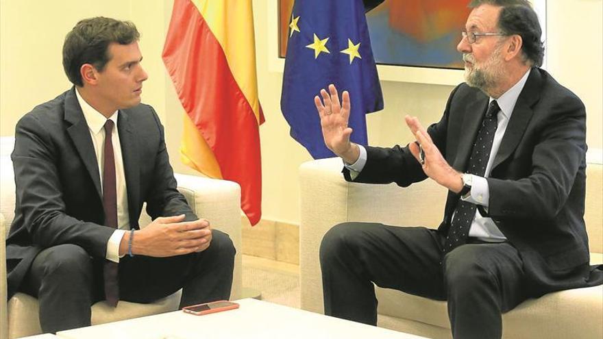 Rajoy prepara su respuesta a la declaración de independencia