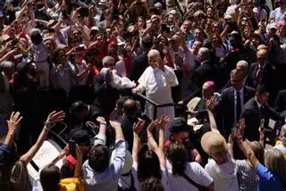 La visita històrica del Papa a Montserrat, en imatges
