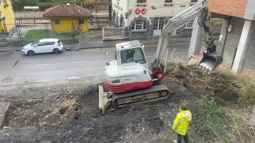 El ascensor urbano de Moreda comienza a tomar altura: en marcha las obras para unir con un elevador las dos principales calles de la localidad