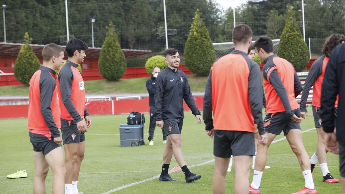 Víctor Campuzano, en un entrenamiento con el Sporting