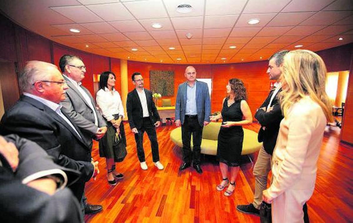 La directora de Diario de Ibiza, Cristina Martín, se dirige a los representantes políticos. | VICENT MARÍ