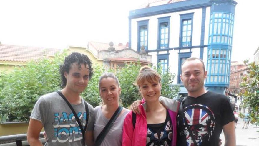 Daniel Moya, Alba Castro, Gemma Linares y Fernando López, en Candás.