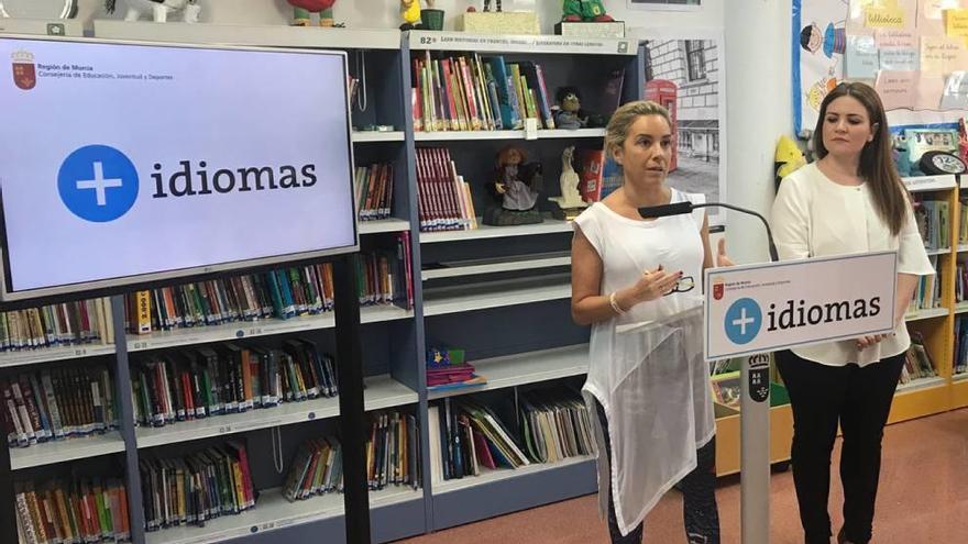 Adela Martínez-Cachá durante la presentación de los cambios en la orden de enseñanzas bilingües.