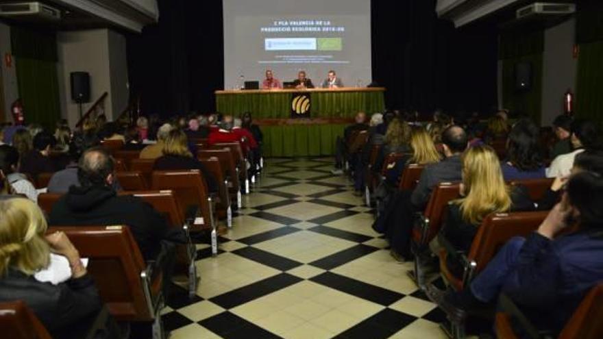 El sector agrario debate en Vila-real el impulso a la producción ecológica