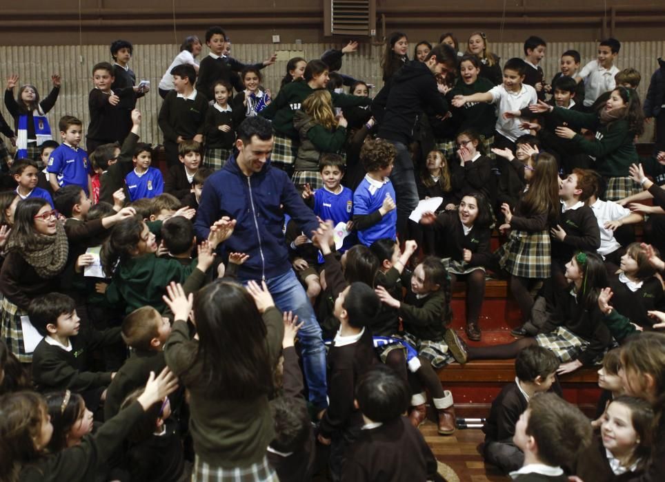 Michel y Linares visitan el colegio Las Teresianas