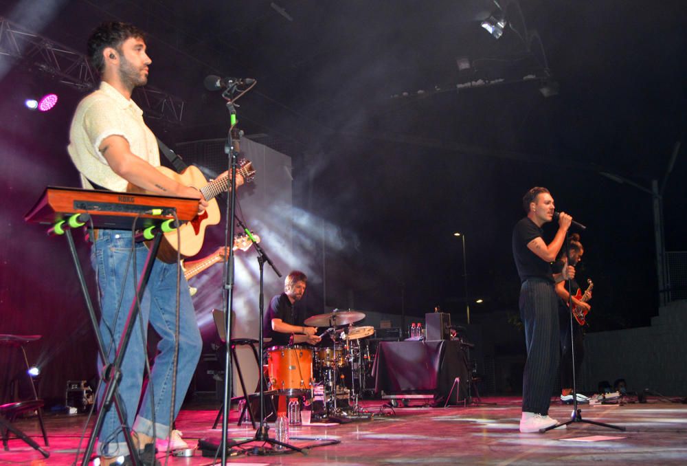 Las Torres de Cotillas disfruta de un concierto acústico de Miss Caffeina