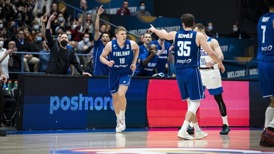 Elias Valtonen, baixa després de lesionar-se amb Finlàndia