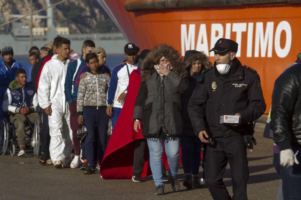 Desembarcan a más de 140 inmigrantes en Cartagena