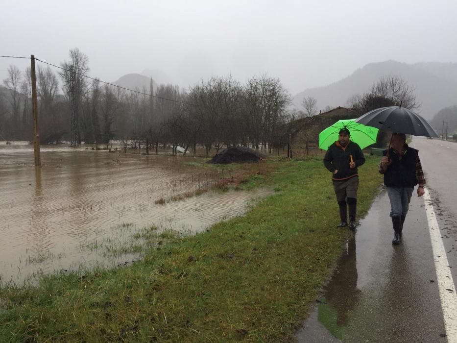 Temporal en Asturias: Segundo día de riadas y desperfectos en Asturias