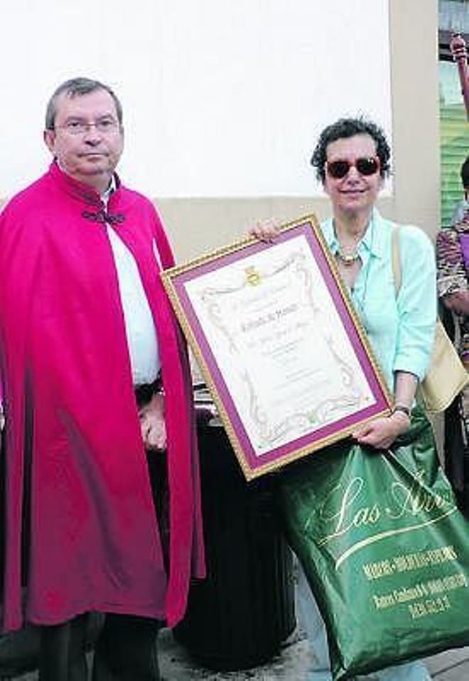 Grande Covián abre ruta en Colunga