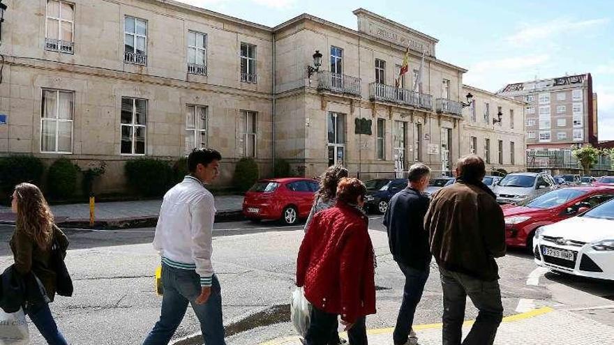 imagen del edificio que acoge el Conservatorio de Ponteareas. // A.H,