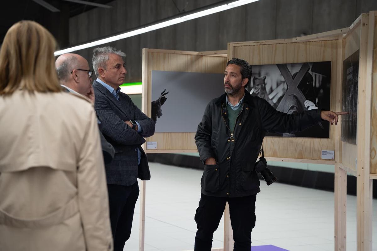Metro de Málaga acerca la Semana Santa con una exposición de Lorenzo Carnero en Guadalmedina Metro de Málaga acerca la Semana Santa con una exposición de Lorenzo Carnero en Guadalmedina