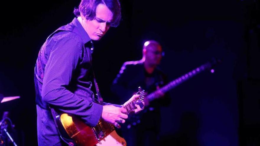 Noche de blues en el Niemeyer con Ryan McGarvey