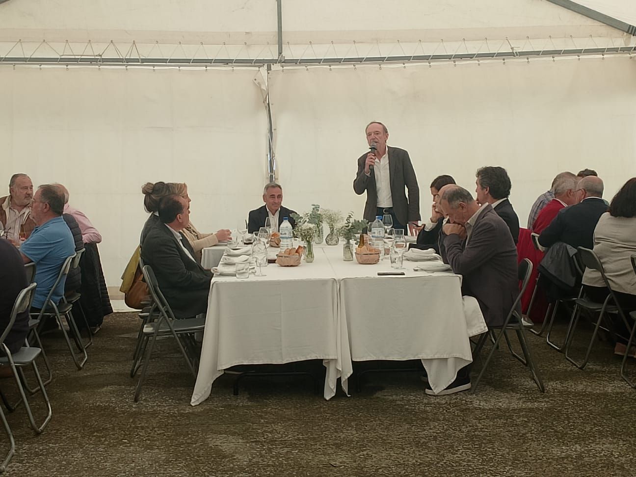 Tradicional comida de la Sèquia Major en el pantano del Regajo