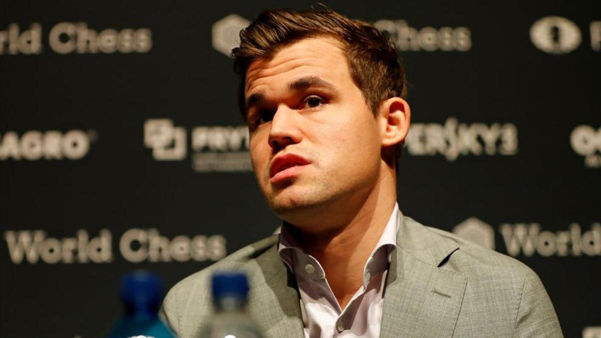 Carlsen se recupera en la segunda jornada