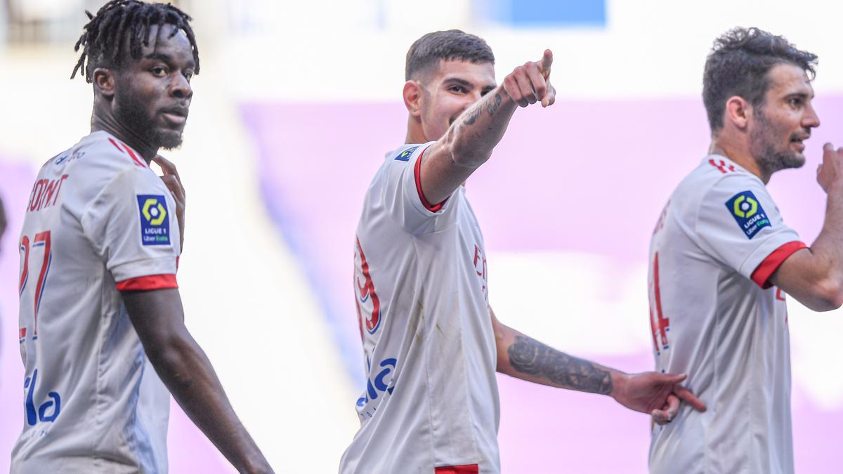 El Lyon celebra un gol de Bruno ante el Lorient