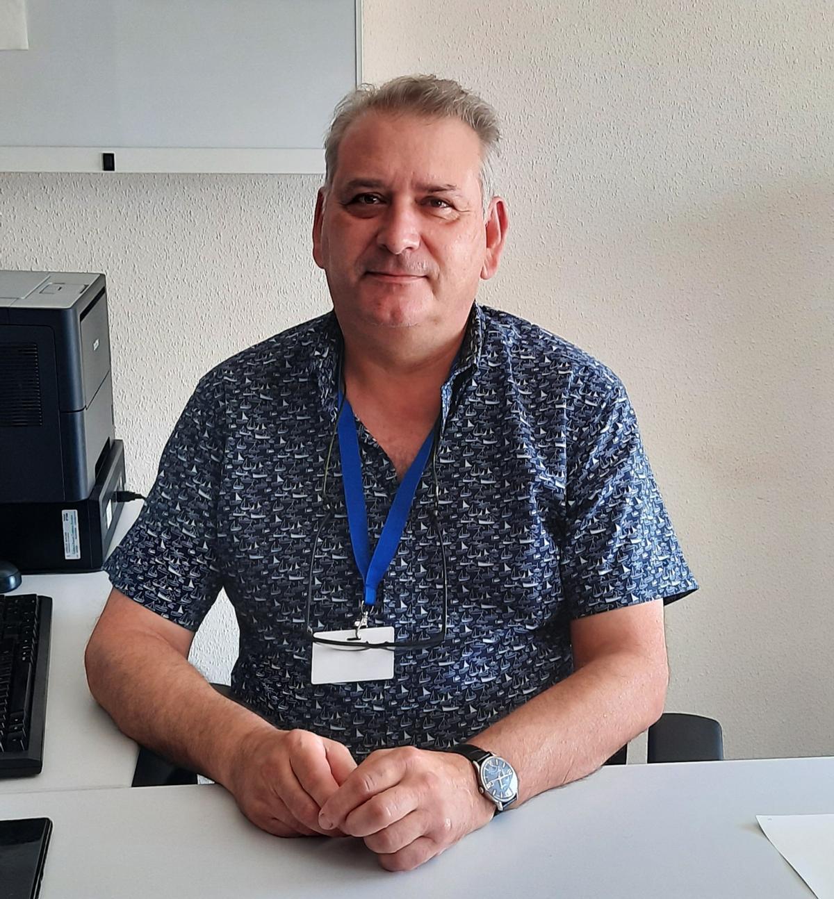 El doctor Jorge Cerezal, jefe del Servicio de Cirugía Torácica del Hospital de Alicante