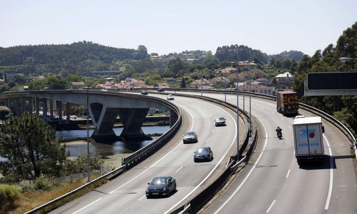 Puente sobre la ría. | Gustavo Santos