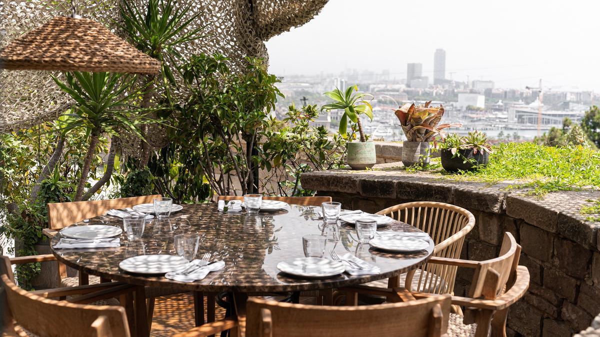 Un balcón de lujo: Terraza Martínez.