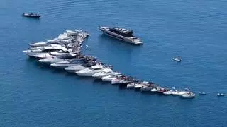 Denuncien una festa amb música a tot volum entre 30 vaixells al litoral de Formentera