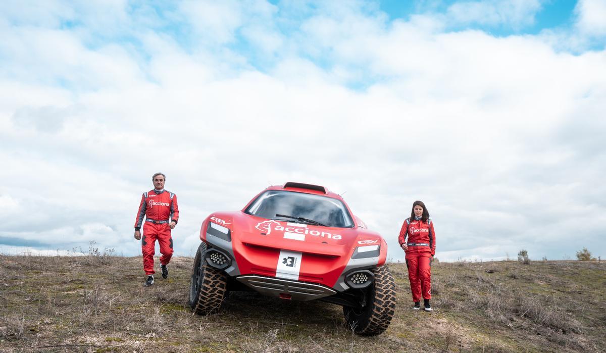 El ACCIONA | Sainz XE Team, con Carlos Sainz y Laia Sanz.