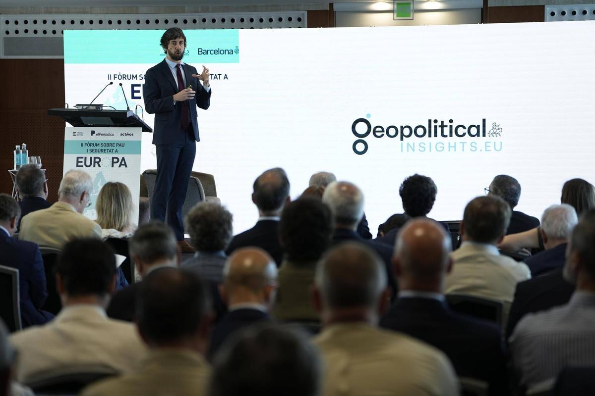 Bernardo Navazo, analista y CEO de Geopolitical Insights, en una de las sesiones del II Foro Prensa Ibérica sobre Paz y Seguridad en Europa.