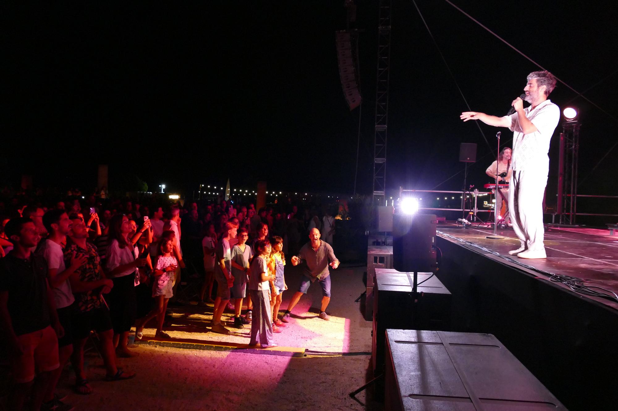 Concert de Joan Dausà al Festival Portalblau de l'Escala