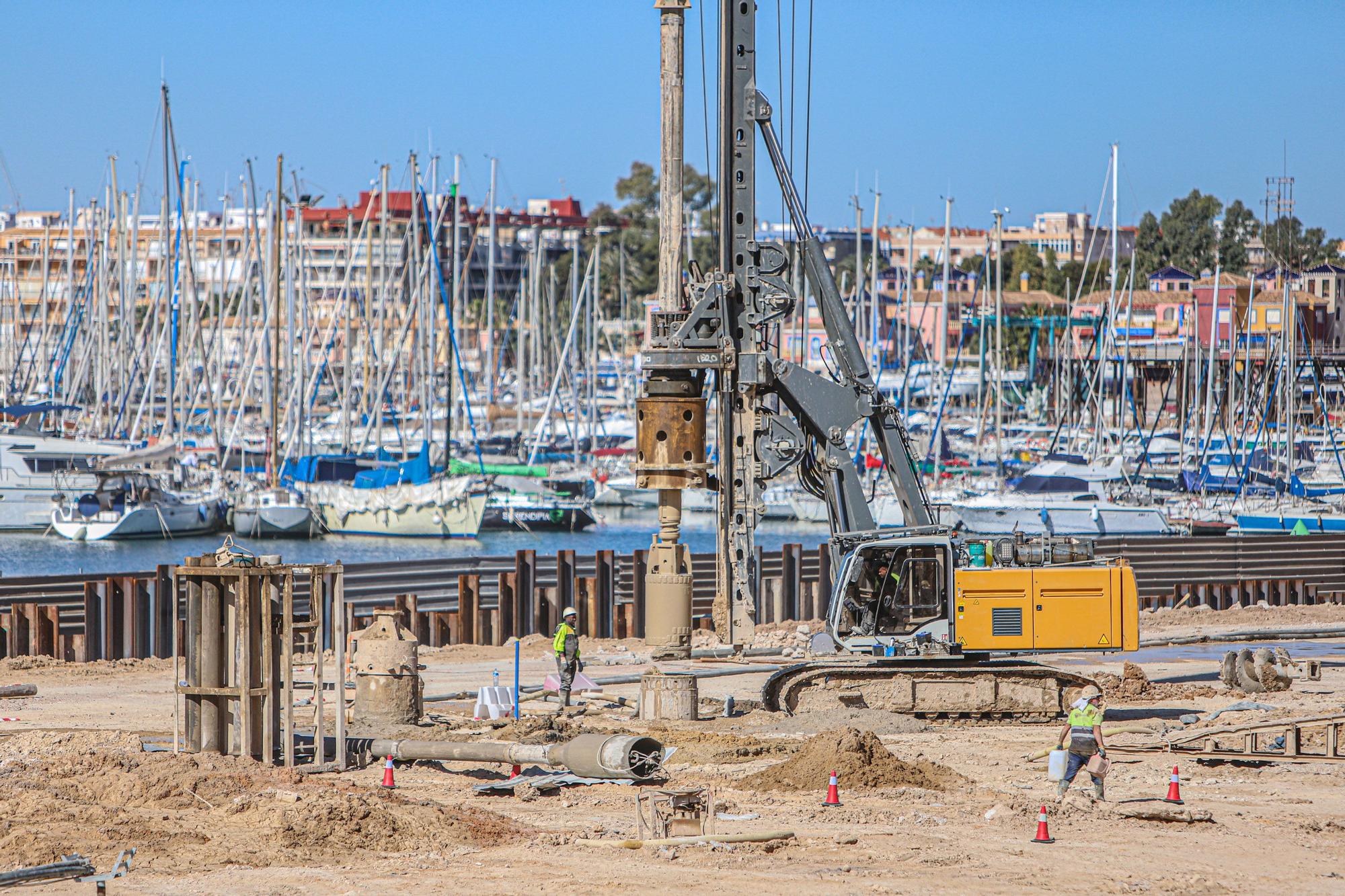 Obras de bombeo del nuevo puerto de Torrevieja