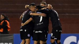 Lanús celebra el gol de Sand