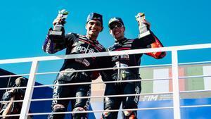 Jorge Martín y Marco Bezzecchi, en el podio del GP de Brasil