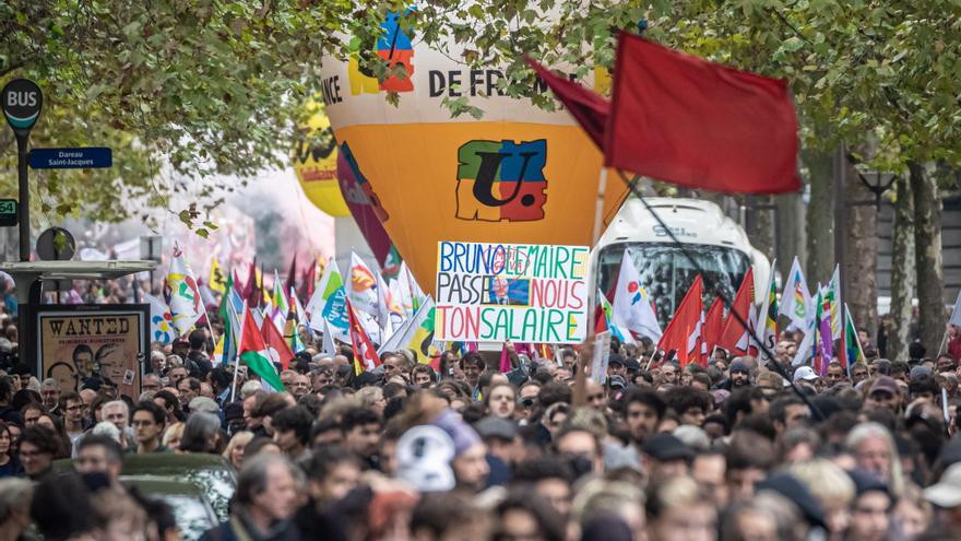 Sindicatos y estudiantes reclaman subidas salariales en las calles de París