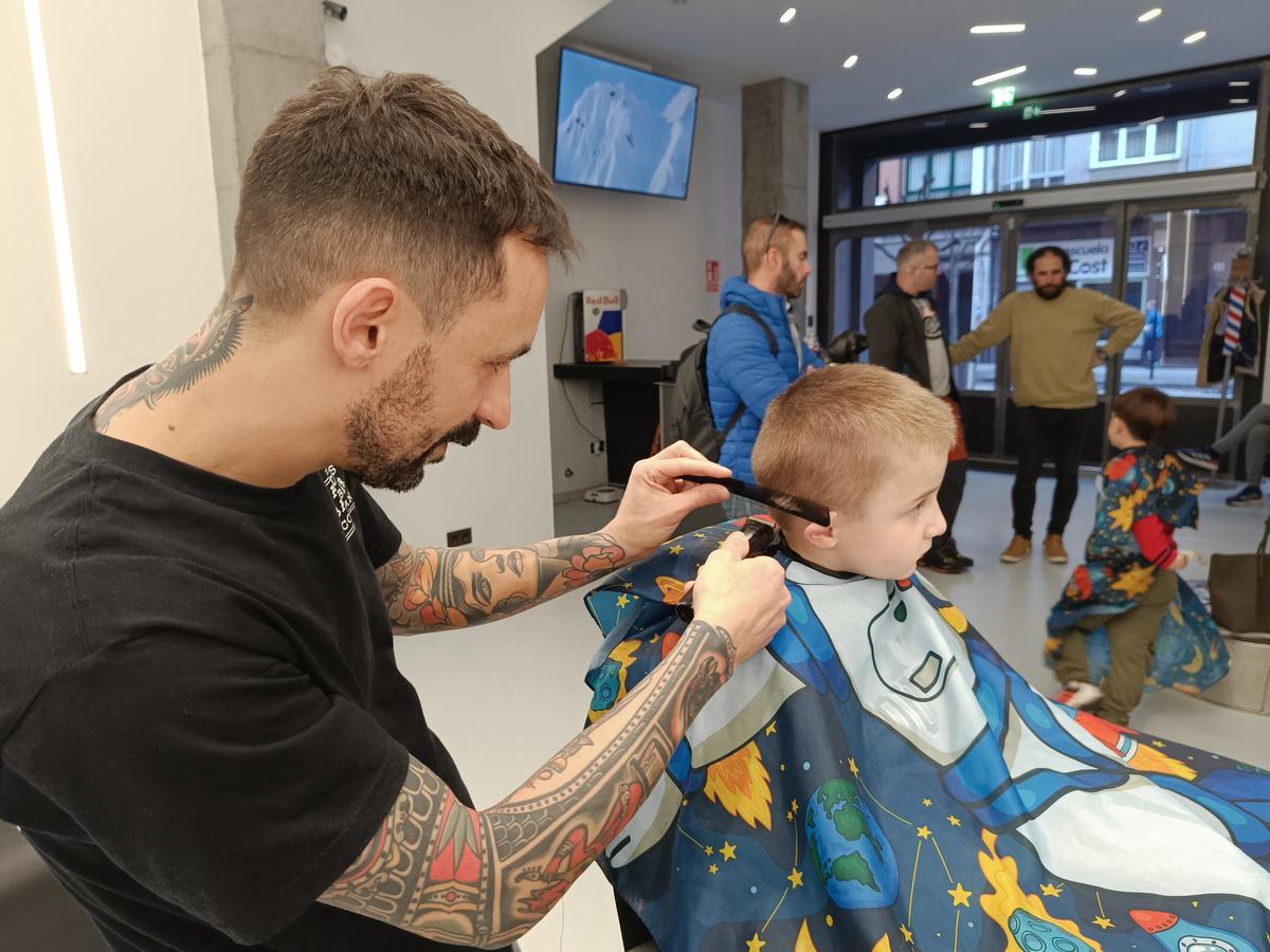 Cortes de pelo sin barreras en Lugones