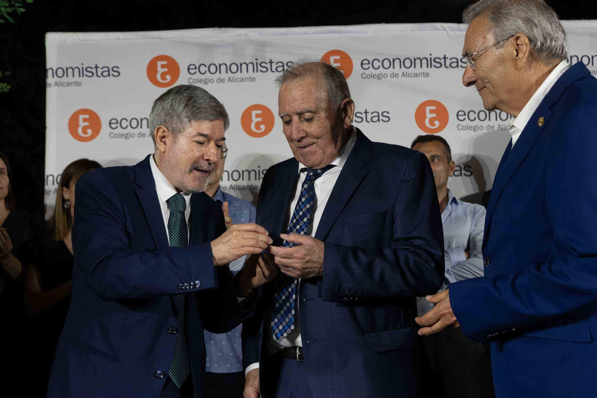 El Colegio de Economistas de Alicante celebra su cena anual en honor a su patrón