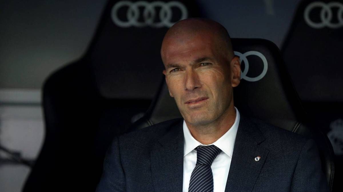 &quot;El vestuario del Madrid nota a Zidane muy quemado&quot;