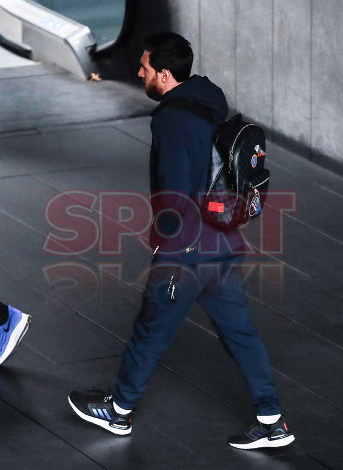 Los jugadores del FC Barcelona llegan a Madrid para la disputa de El Clásico de LaLiga contra el Real Madrid en el Santiago Bernabéu Los jugadores del FC Barcelona llegan a Madrid para la disputa de El Clásico de LaLiga contra el Real Madrid en el Santiago Bernabéu
