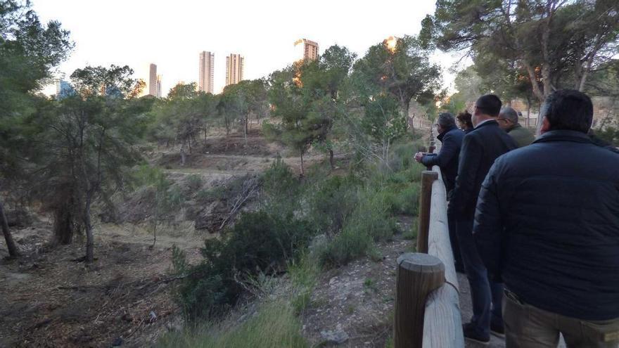 El Moralet de Benidorm, preparado para los incendios: instalan cámaras térmicas y realizan limpieza del arbolado