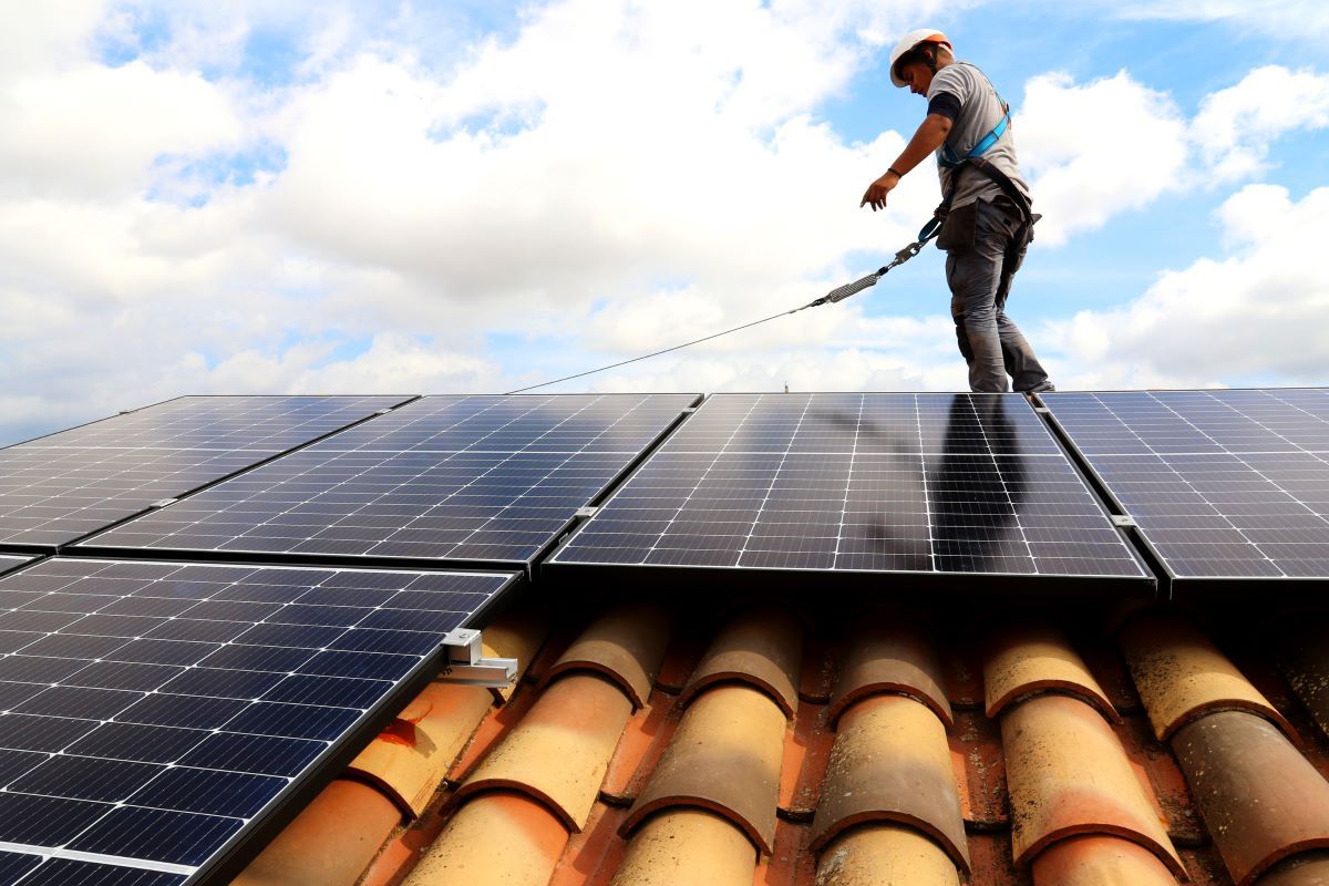 Instalar placas solares es la mejor forma de reducir la factura de la luz y contribuir a la lucha contra el cambio climático