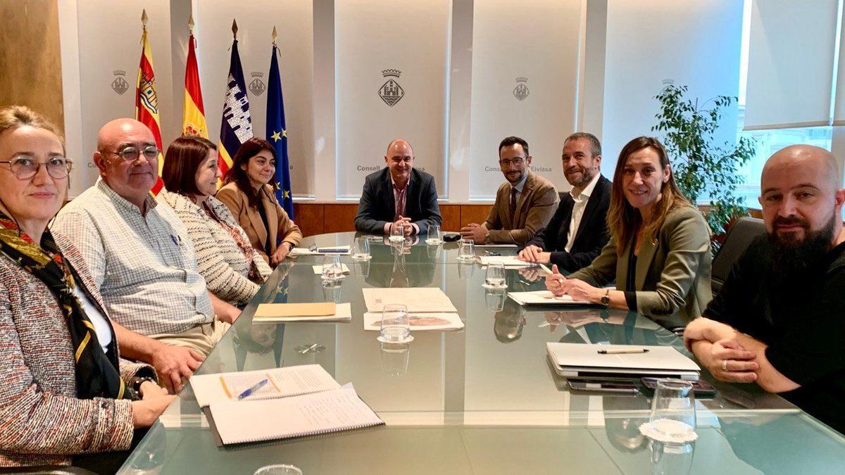 Reunión de Turespaña, Consell y Ayuntamiento de Ibiza.