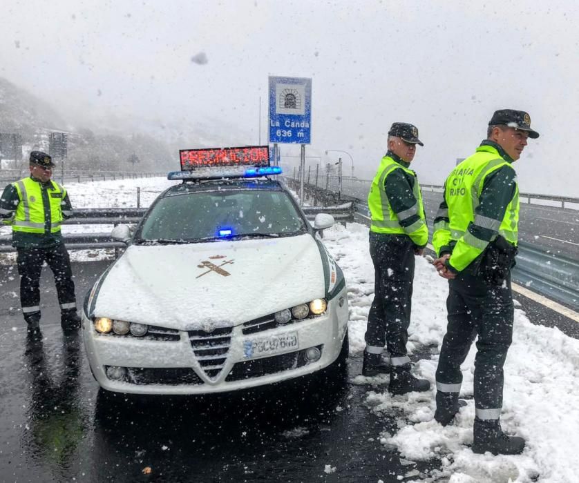 Tráfico obliga a circular a menos de 100 kilómetros por hora en A Gudiña, A Mezquita, Ríos o Vilardevós.