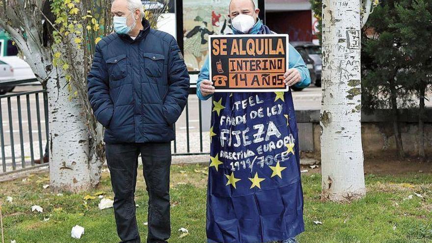 Los interinos: «Siempre pagan los mismos»