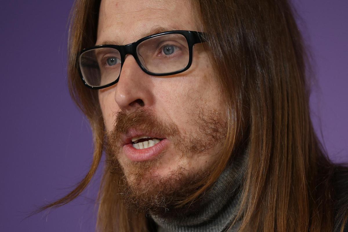 Archivo - El secretario de organización y portavoz de Podemos, Pablo Fernández, ofrece una rueda de prensa